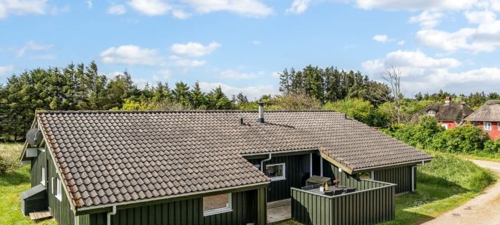 "Aponi" - 400m from the Sea Hotels in Lokken