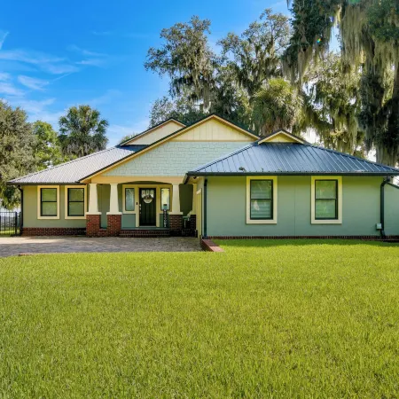 East Palatka Home on St Johns River w/ Boat Dock!
