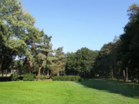 Completely Detached Bungalow in a Nature Filled Park by a Large Fen Hotéis em Stramproy