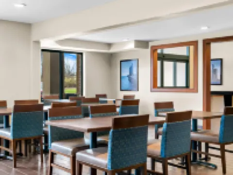 Comfort Inn & Suites Hotels in Taylor