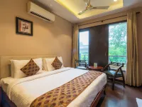 Cosy Grand, Chanakyapuri by the Cosy Hotels Hotels near Chanakyapuri