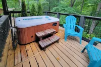 Unwind Fireside: Serene Murphy Escape w/ Hot Tub! - Parking