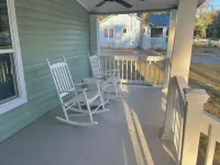 All New Deland Den 4BR, pool, blocks fr Stetson & Downtown