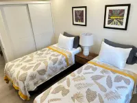 Coral Beach #204 - by ZenBreak فنادق في 