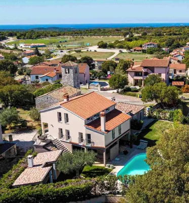 Dream vacation apartment with large heated pool and beautiful garden Hotels in Bale