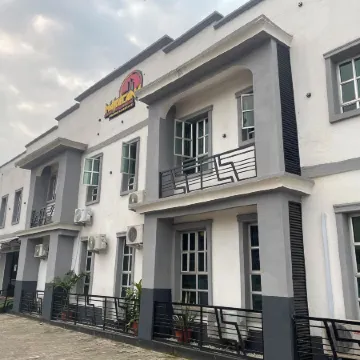 Maracana Luxury Hotel & Suites