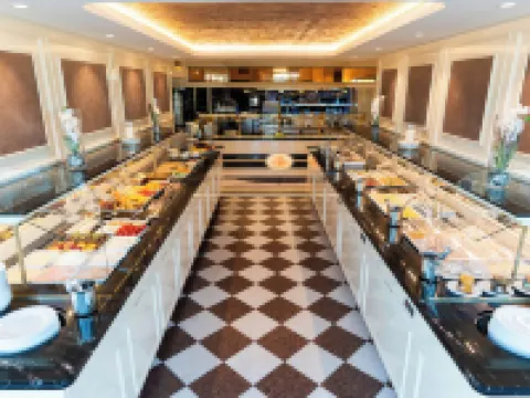 โรงแรมซตรานด์แปร์เลอ โรงแรมในคุกซ์ฮาเฟน