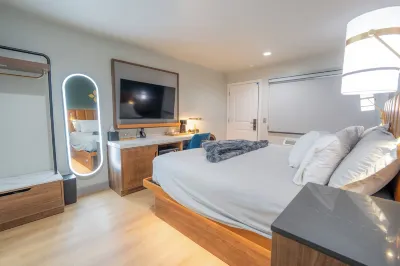 Hotel Avanti Hotels near Nipomo Swap Meet & Fleamarket