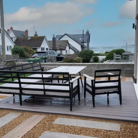 4 Bed Holiday Home by Guestz