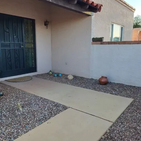 Sunny 2bd Retreat with Mountain Views, Fireplace, AZ Room & GVR Access!