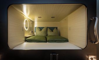 Mue Cubes -Capsule Hotel