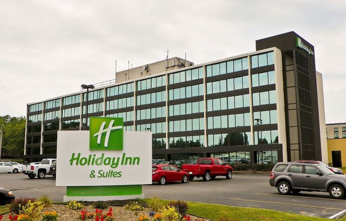 Holiday Inn & Suites CHARLESTON WEST by IHG