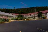 Red Roof Inn Hot Springs - Kolam Renang