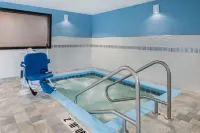 Holiday Inn Express & Suites BISMARCK by IHG - Hot Tub