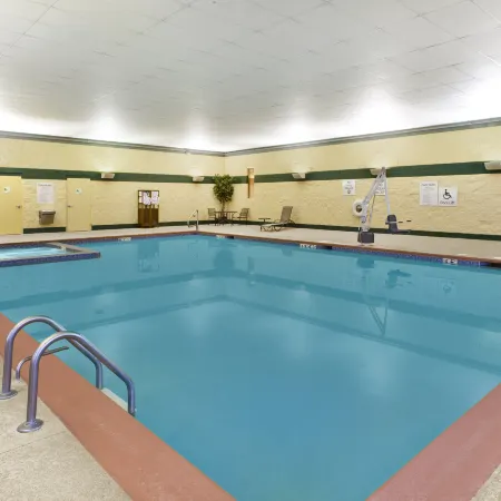 Holiday Inn & Suites BOLINGBROOK by IHG