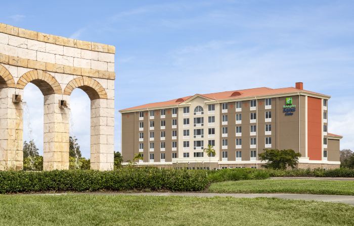 Holiday Inn Express & Suites FT MYERS EAST- THE FORUM by IHG