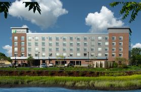Holiday Inn BOSTON LOGAN AIRPORT - CHELSEA by IHG