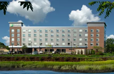 Holiday Inn Boston Logan Airport - Chelsea MGH Chelsea Healthcare Center 주변 호텔