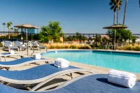 Holiday Inn Express & Suites SANTA ANA - ORANGE COUNTY by IHG - Beach