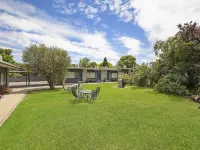 Hamilton Lakeside Motel Hotels in Hamilton