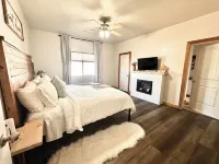 The Sunflower Cabin - Pets, Continuous hot water, Traeger grill, Starlink, AC