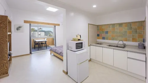 Namhae Jjhouse Pension - Strand