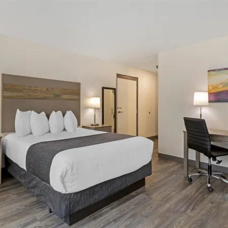 Executive Residency by Best Western Waterloo  Cedar Falls