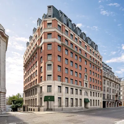 The Derby London City, Curio Collection by Hilton Hôtels à proximité de : Vieille ville