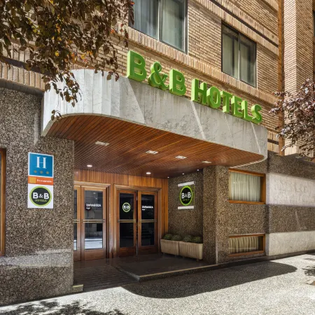 B&B HOTEL Zaragoza Royal Отели рядом с достопримечательностью «Старый город»