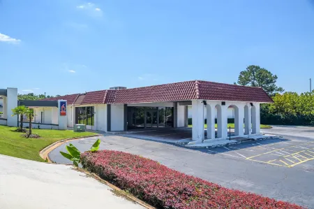 Motel 6 Stockbridge, GA - Hwy 138 W Отели рядом с достопримечательностью «Eagles Landing Country Club»