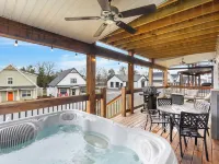 The Rock at Branson Cove 5 BDR on Table Rock! Hotels in Ridgedale