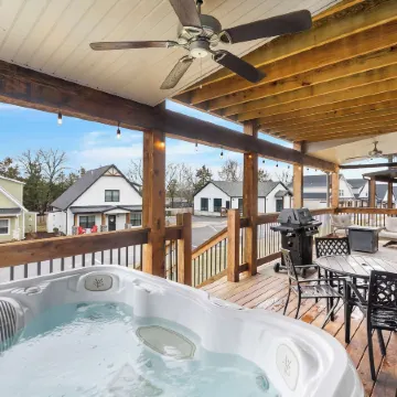 The Rock at Branson Cove 5 BDR on Table Rock!