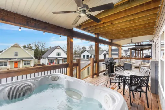 The Rock at Branson Cove 5 BDR on Table Rock!