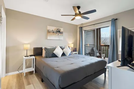 Silver Lake Hideaway Chic 2 Bdr, Dog Friendly!