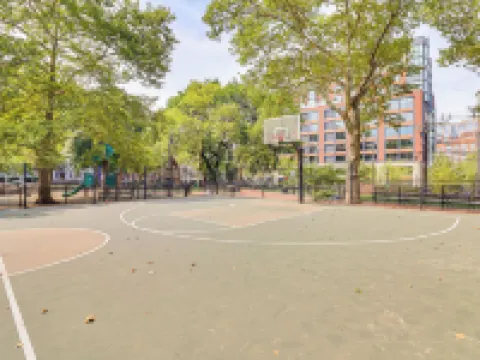 เดินไปสวนสาธารณะฮัดสันริเวอร์: อพาร์ตเมนต์ปรับปรุงใหม่ โรงแรมในโฮโบเคน