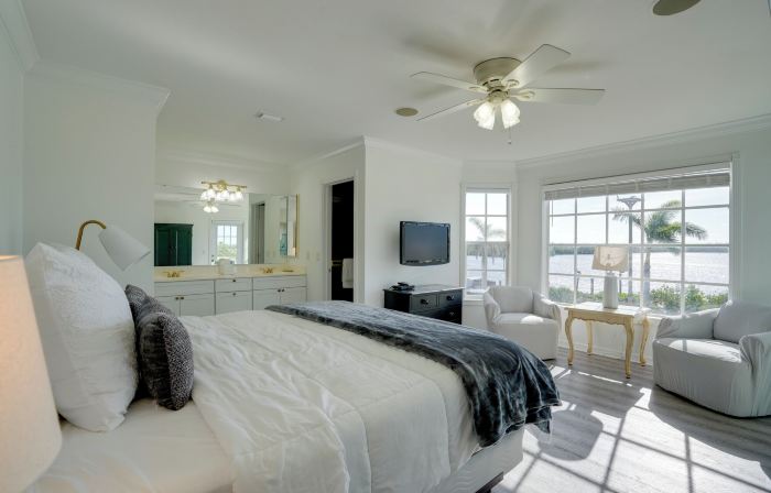 Bokeelia Island Oasis Waterfront, Private Dock!