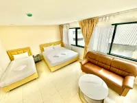 ABCYQ Hotel Hotels near Ratchaprarop Station