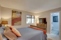 Walk to Beaver Creek Shuttle! Avon Condo w/ Deck - 주차장