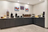 Microtel Inn & Suites by Wyndham Mont Tremblant - breakfast