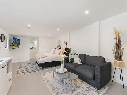 Comfy Studio near Racecourse - Apartments