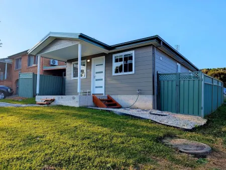 Brand New Modern Retreat in Singleton