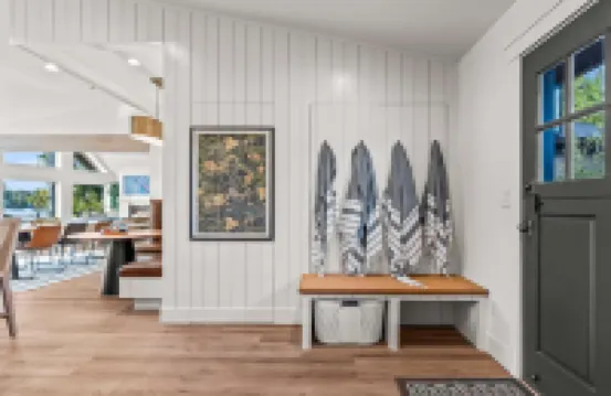 湖畔奢華熱水浴缸碼頭度假屋