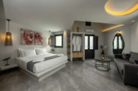 Kudos Suites Firostefani