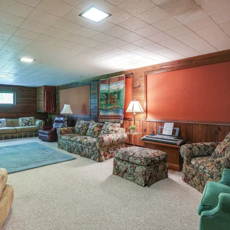 15 Mi to Downtown Minneapolis Retreat on 5 Acres