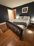 Elegant, Downtown 2-Bedroom Apartment.  Recently Updated.  Center of Downtown.