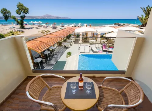 Kalyves Beach Hotel - Bergblick