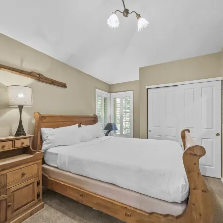 Private Dog Friendly Home Boasts Incredible Views - WD25