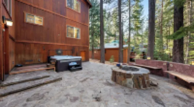 Moosetrack by AvantStay Cozy Cabin w Hot Tub in the Heart of Tahoe Donner