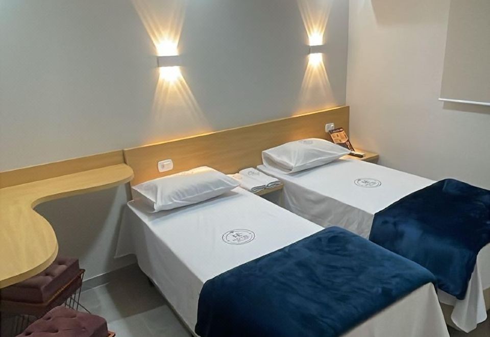 Hotel Ellos - Estacionamento e Café da Manhã Incluso