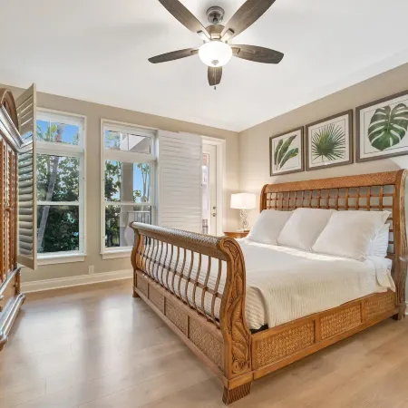 Beachfront With Private Balcony Heated Pool and Spa